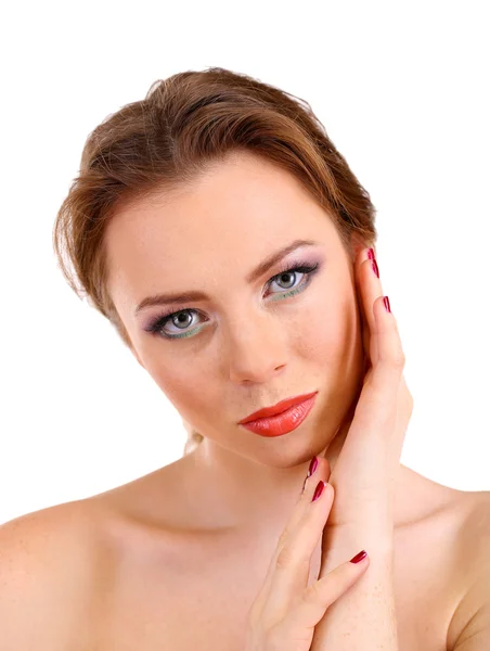 Hermosa joven con maquillaje brillante aislado en blanco — Foto de Stock