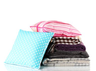 kareli ve üzerinde beyaz izole renkli yastıklar