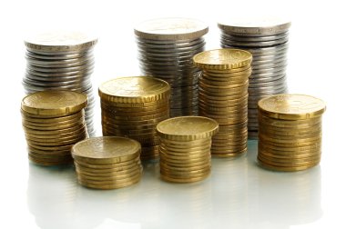 birçok para çıktı sütunları üzerinde beyaz izole