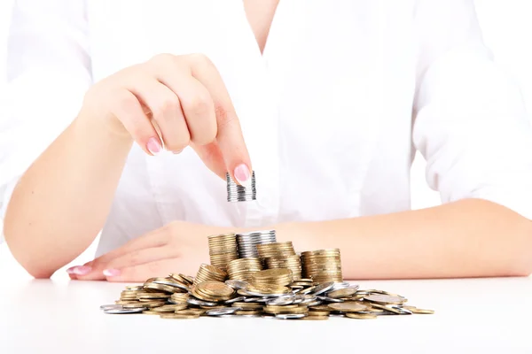 Mãos de mulher com moedas, close up — Fotografia de Stock