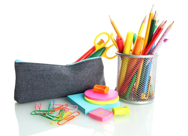 Caixa de lápis com equipamento escolar isolado em branco — Fotografia de Stock