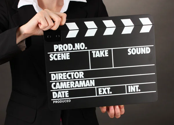 Produção de filmes clapper board isolado em preto — Fotografia de Stock