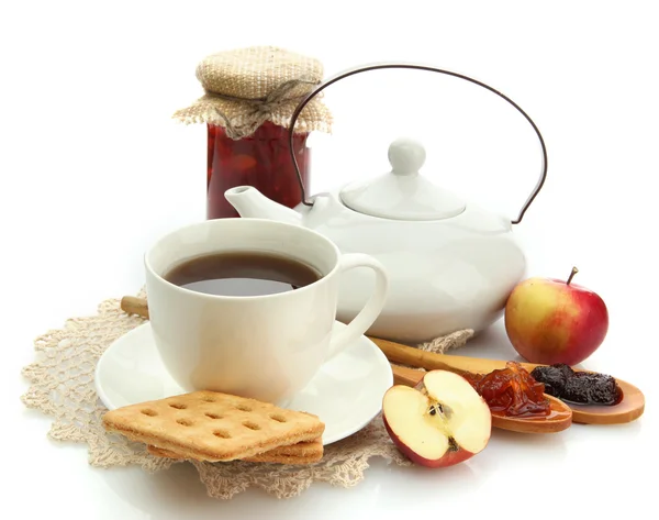 Lekkie śniadanie z herbaty i dżemy domowej roboty, na białym tle — Zdjęcie stockowe