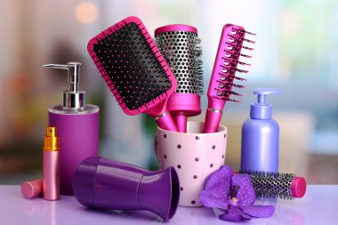 saç fırçaları, saç kurutma makinesi ve güzellik salonları içinde Kozmetik Şişeler