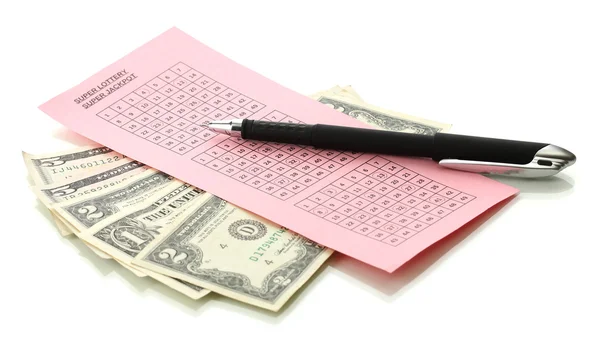 Lottoschein mit Stift und Geld, isoliert auf weiß — Stockfoto
