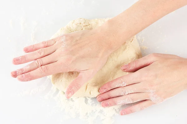 Preparazione impasto pizza isolato su bianco — Foto Stock