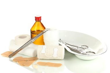 beyaz izole sarmak için İlkyardım çantası