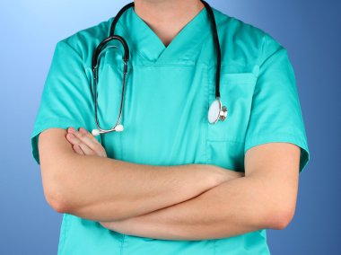 Doktor stetoskop, mavi arka plan ile