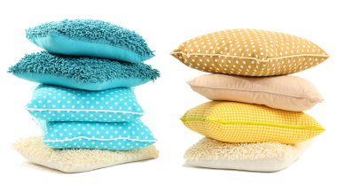 tepeler üzerinde beyaz renkli yastıklar izole