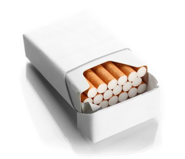 beyaz izole sigara kutusu