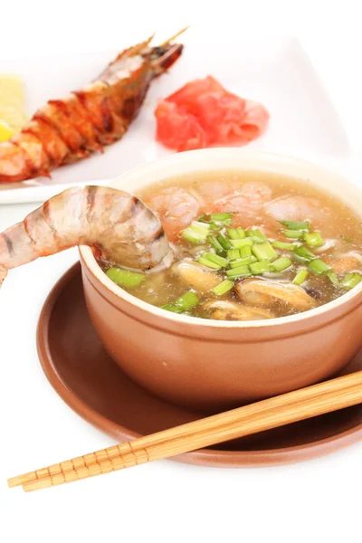 Chinesische Suppe isoliert auf weiß — Stockfoto