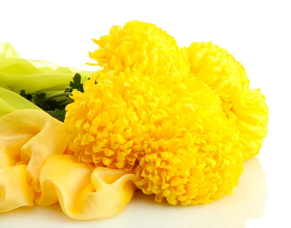 Bouquet of bright yellow chrysanthemums flowers on cloth, isolated on white — Stock Photo, Image