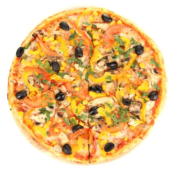 Pizza savoureuse aux légumes, poulet et olives isolés sur blanc — Photo