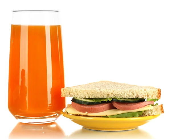 Sandwich su piatto con succo isolato su bianco — Foto Stock