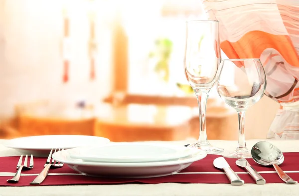 Configuração de mesa de férias no restaurante — Fotografia de Stock