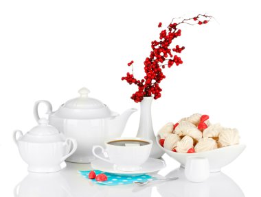 güzel beyaz yemek servisi ile üzerine beyaz izole bir hava meringues