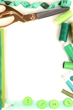 dikiş aksesuarları ve kumaş yakın çekim