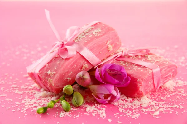 Natural handmade soap, on pink background — Stock Photo, Image