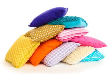 hill renkli yastıklar üzerinde beyaz izole