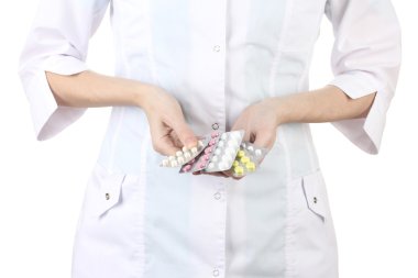 kadın doktor el hapları, üzerinde beyaz izole tutarak yakın çekim