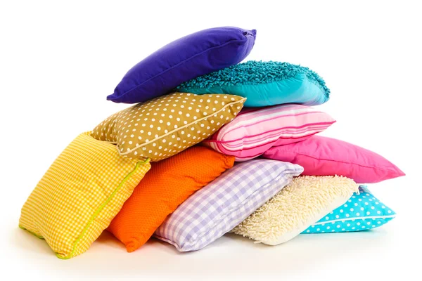 hill renkli yastıklar üzerinde beyaz izole