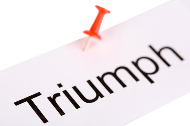 Bunun üzerine beyaz izole yazılı kelime triumph ile kağıt üzerinde itme
