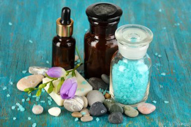 ahşap masa yakın çekim güzel spa ayarı