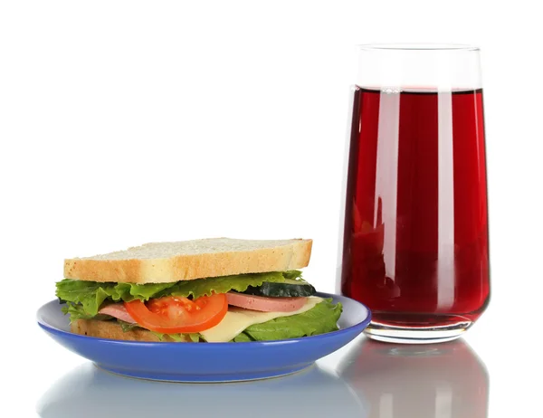 Sandwich auf Teller mit Saft isoliert auf weiß — Stockfoto