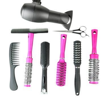 Tara fırçalar, saç kurutma makinesi ve üzerinde beyaz izole kesme makası