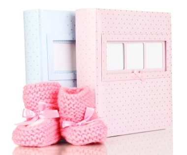 Bebek fotoğraf albümü üzerinde beyaz izole