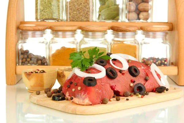 Raw beef meat with spices closeup — Stock Photo, Image