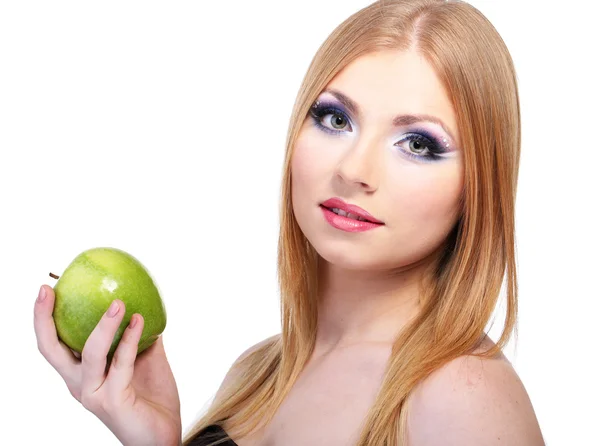 Hermosa joven con maquillaje de glamour y manzana, aislada en blanco — Foto de Stock