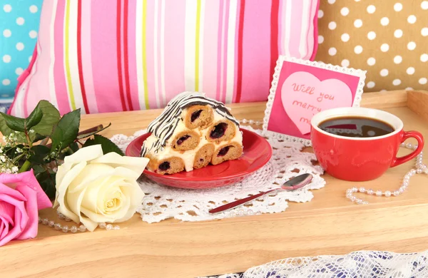 Desayuno en la cama el día de San Valentín de cerca —  Fotos de Stock