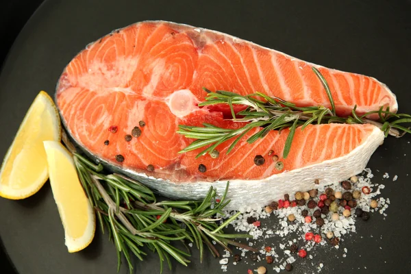 Fresh salmon steak on pan, close up — Stock Photo, Image