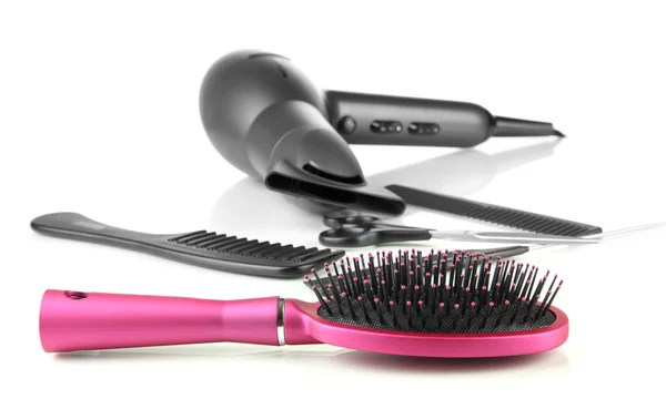 Renk tarak fırçaları, saç kurutma makinesi üzerinde beyaz izole — Stok fotoğraf
