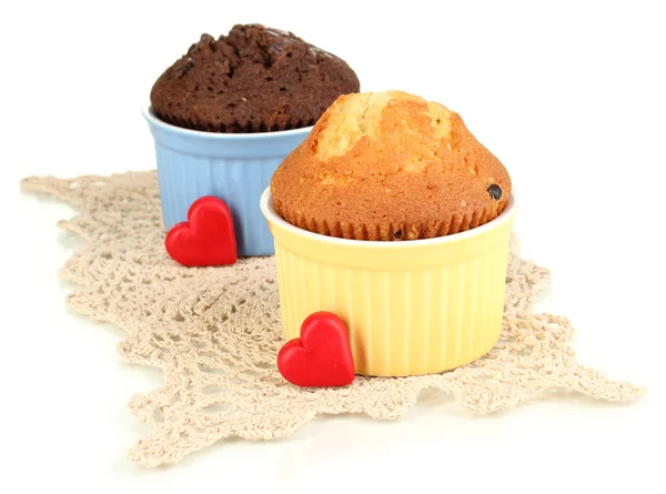 Cupcakes in bowls for baking isolated on white — Stock Photo, Image