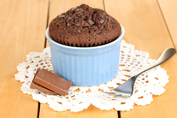 ahşap masa pişirme için kase cupcake