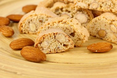 aromatik kurabiye cantuccini üzerinde ahşap plaka yakın çekim