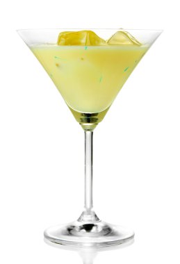 beyaz izole lezzetli kremalı likörü