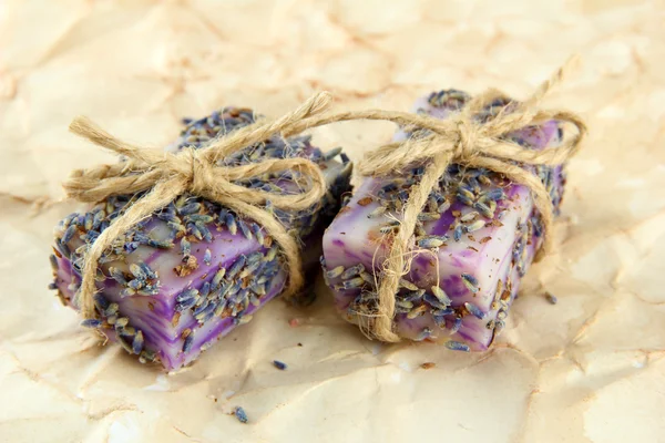 bej renkli arka plan üzerinde doğal el yapımı Sabun