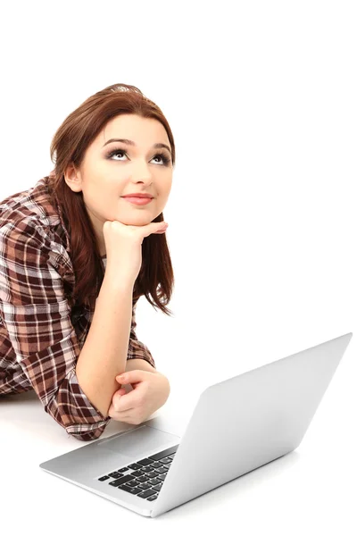 Schöne junge Frau mit Laptop isoliert auf weiß — Stockfoto