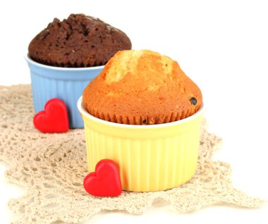 Cupcakes için pişirme üzerinde beyaz izole kase