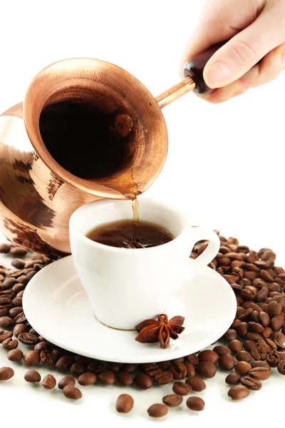 Xícara e panela de café e grãos de café, isolados em branco — Fotografia de Stock