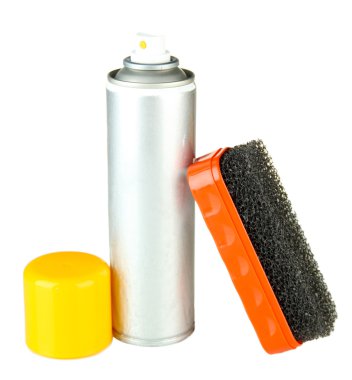 süet ayakkabılar ve sprey boya sprey, üzerinde beyaz izole için fırça
