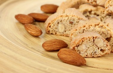 aromatik kurabiye cantuccini üzerinde ahşap plaka yakın çekim