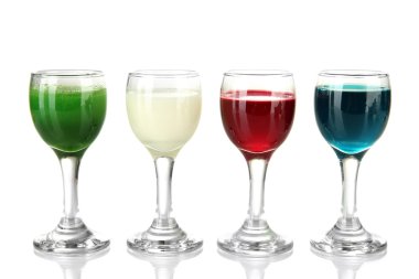 beyaz izole lezzetli renk likör