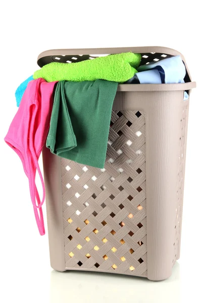 Cesta de roupa bege isolada em branco — Fotografia de Stock