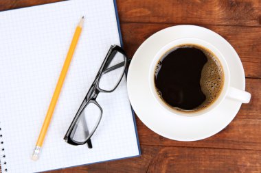 kahve worktable belgeleri ile kaplı üzerinde kapat