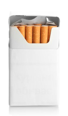 beyaz izole sigara kutusu