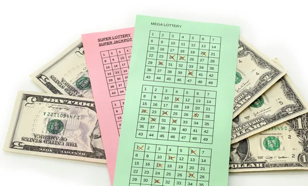 Billetes de lotería y dinero, aislados en blanco —  Fotos de Stock